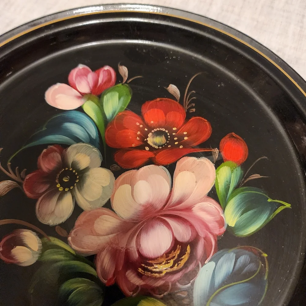 VINTAGE ROUND Russian Handpainted TOLEWARE TRAY 8.5